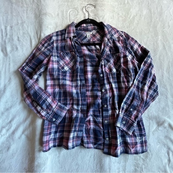 L.L. Bean Navy and Salmon Flannel Button Down Long Sleeve Shirt - Picture 2 of 4